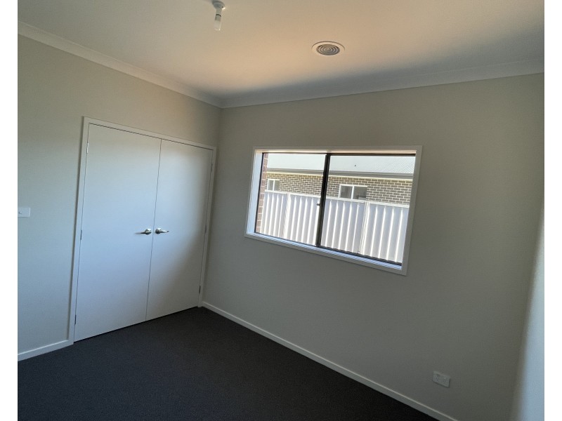 15 Piper Circuit, Griffith NSW 2680