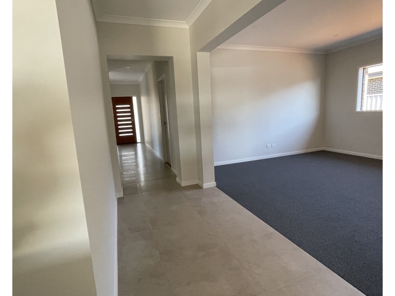 15 Piper Circuit, Griffith NSW 2680