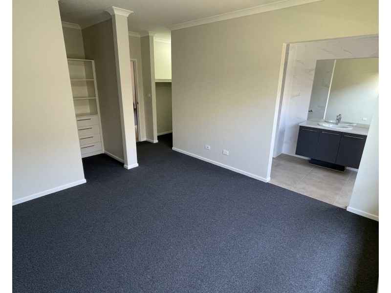 15 Piper Circuit, Griffith NSW 2680