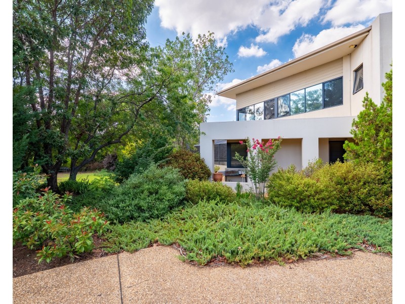 16 Bella Vista Drive, Lake Wyangan NSW 2680