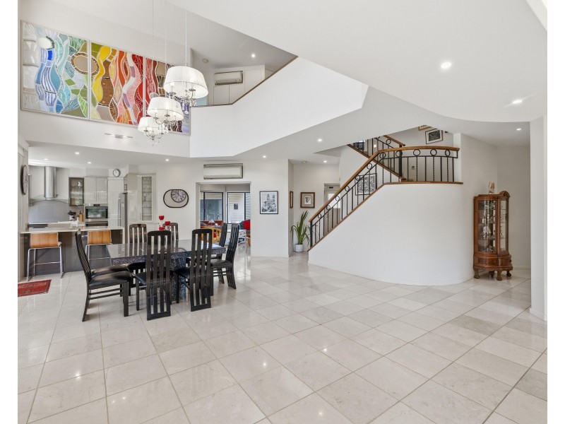 16 Bella Vista Drive, Lake Wyangan NSW 2680