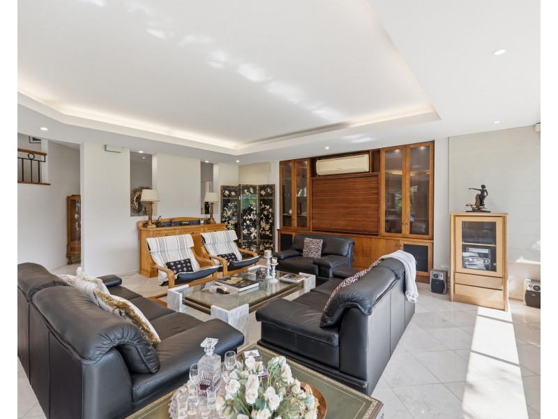 16 Bella Vista Drive, Lake Wyangan NSW 2680