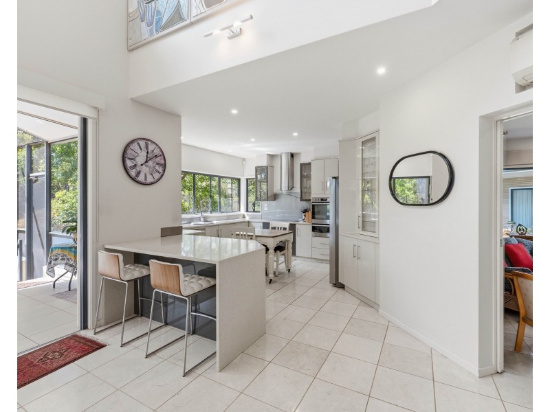 16 Bella Vista Drive, Lake Wyangan NSW 2680