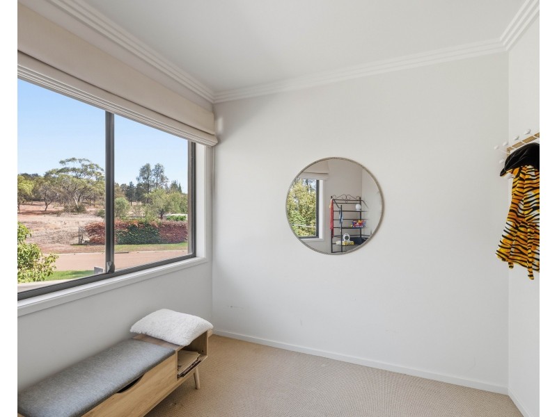 16 Bella Vista Drive, Lake Wyangan NSW 2680