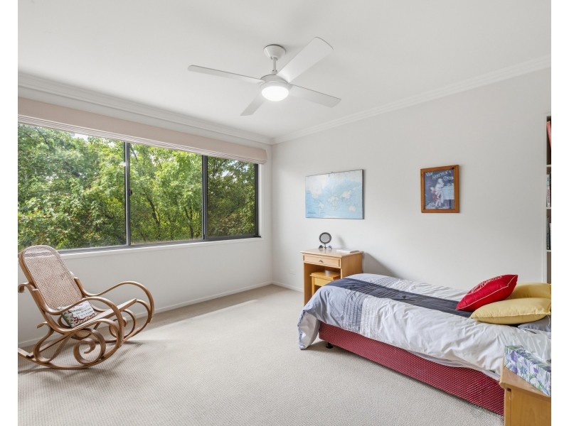 16 Bella Vista Drive, Lake Wyangan NSW 2680