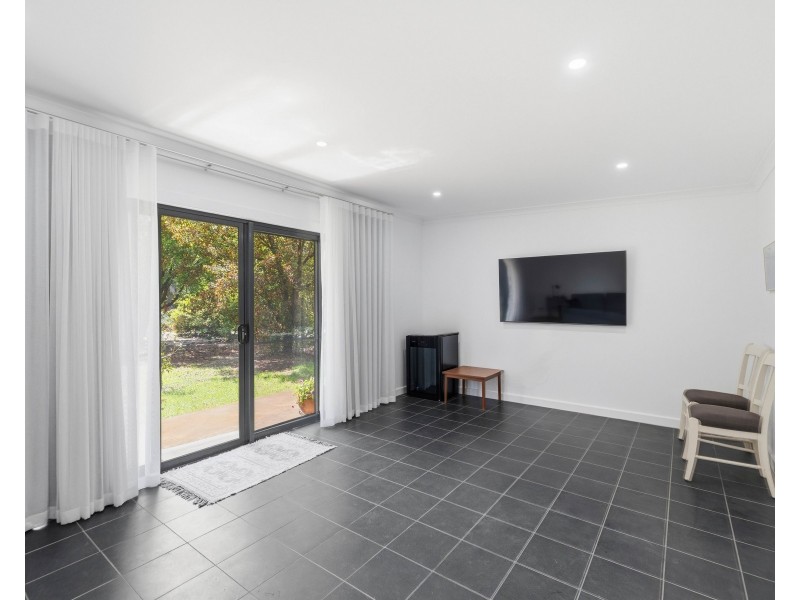 16 Bella Vista Drive, Lake Wyangan NSW 2680