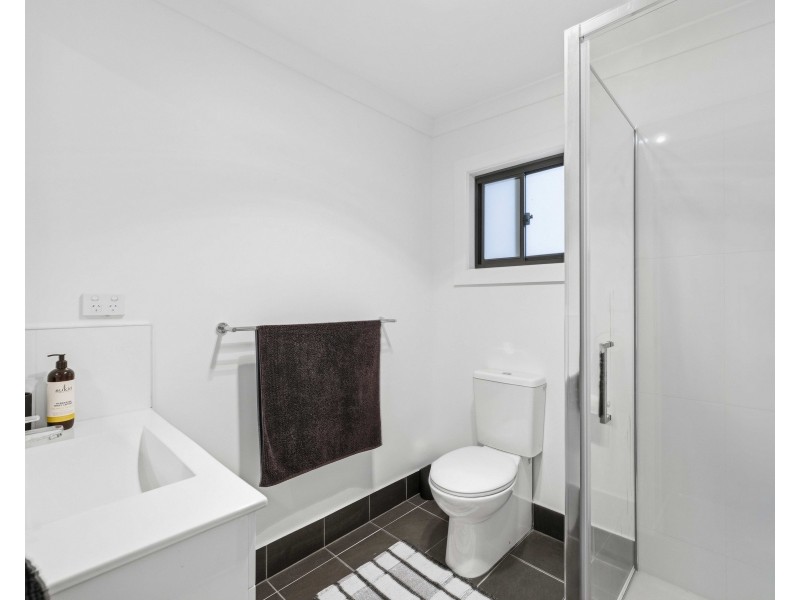 16 Bella Vista Drive, Lake Wyangan NSW 2680