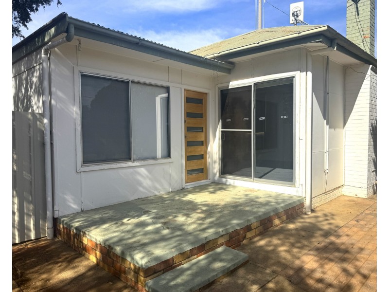 7 South Avenue, Yenda NSW 2681