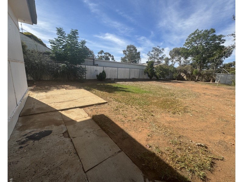 7 South Avenue, Yenda NSW 2681