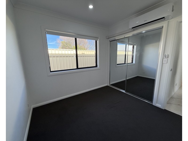 2/4 Capello Close, Griffith NSW 2680
