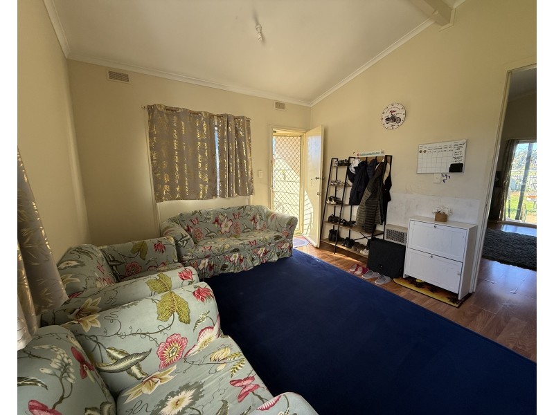 17 Garton Place, Griffith NSW 2680