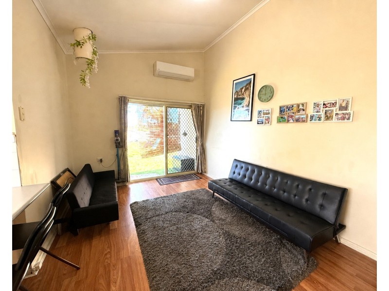 17 Garton Place, Griffith NSW 2680