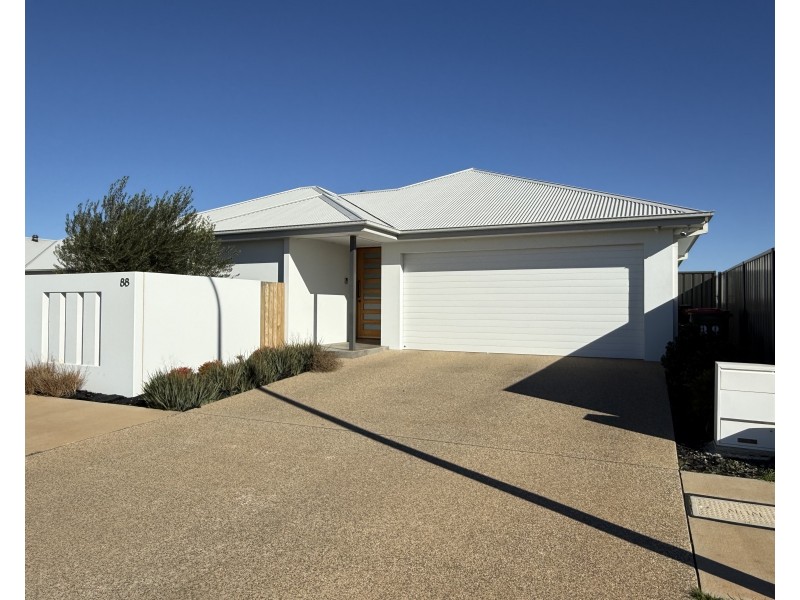 88 Gillmartin Drive, Griffith NSW 2680