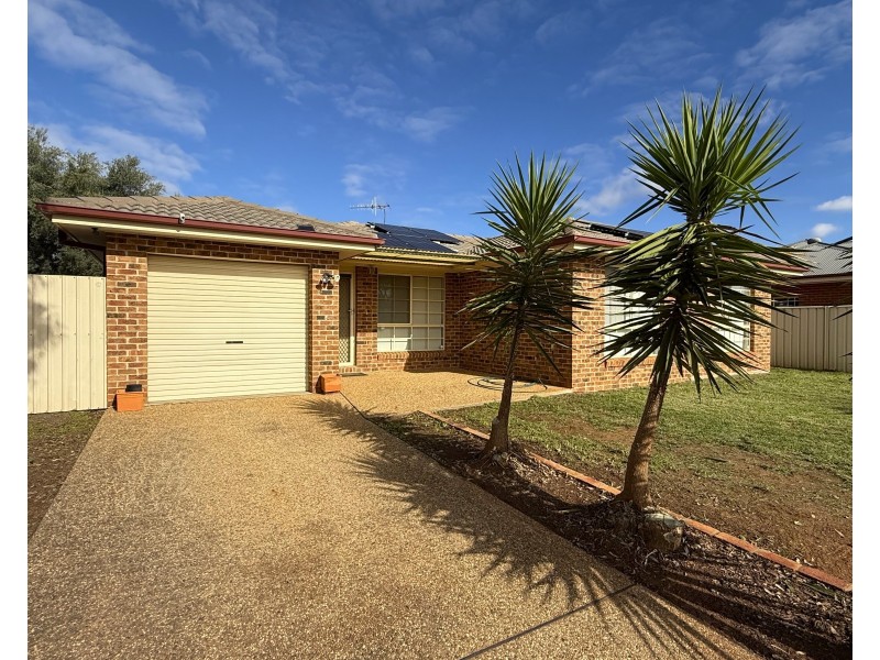 4 Evanside Parade, Griffith NSW 2680