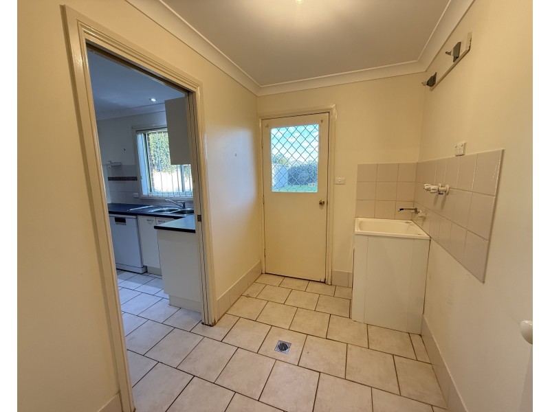 4 Evanside Parade, Griffith NSW 2680