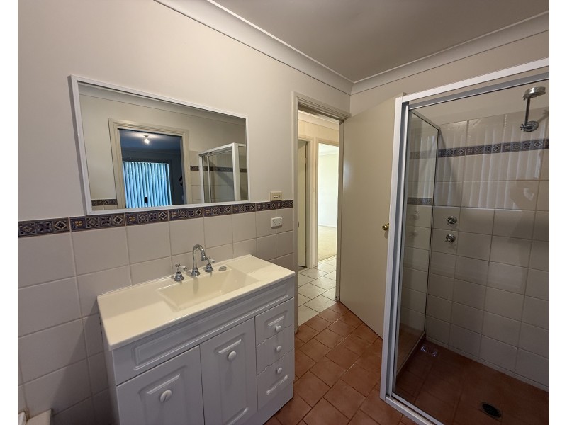 4 Evanside Parade, Griffith NSW 2680