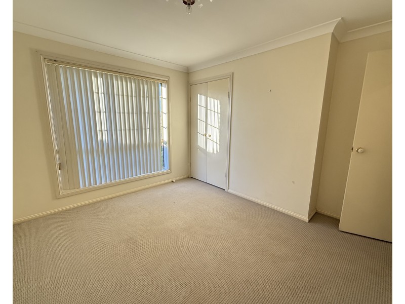 4 Evanside Parade, Griffith NSW 2680