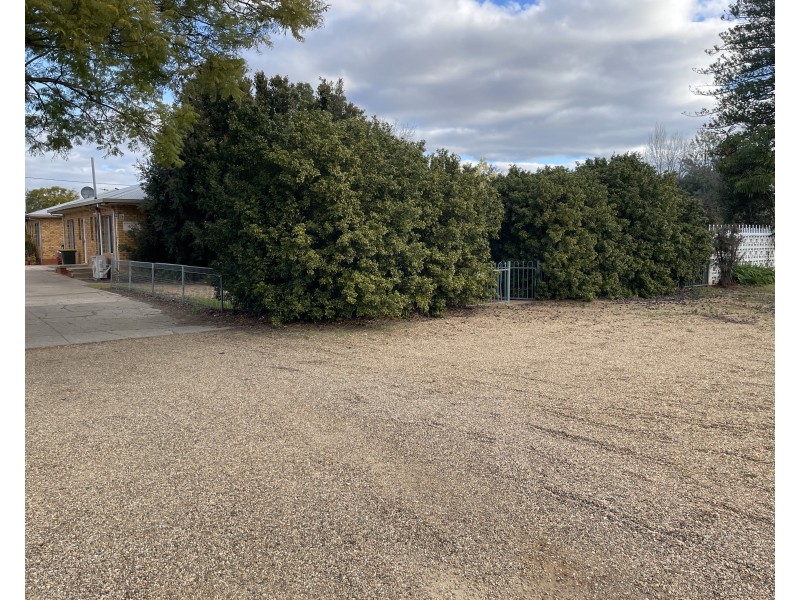 1/14 Hillston Street, Griffith NSW 2680