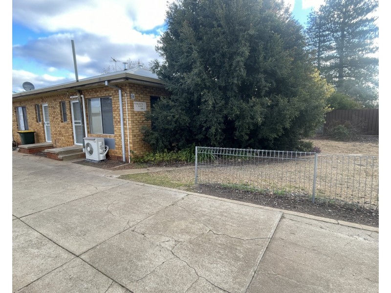 1/14 Hillston Street, Griffith NSW 2680