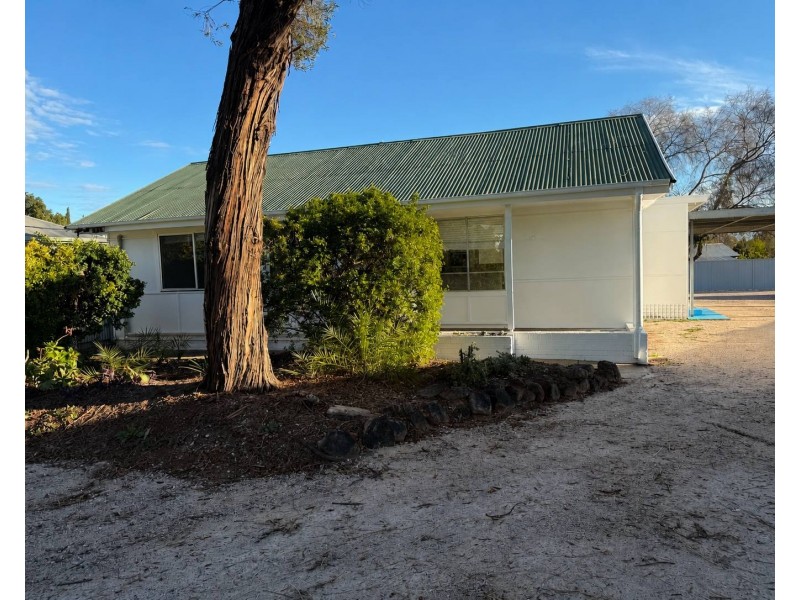 18 Walter Bull Crescent, Griffith NSW 2680