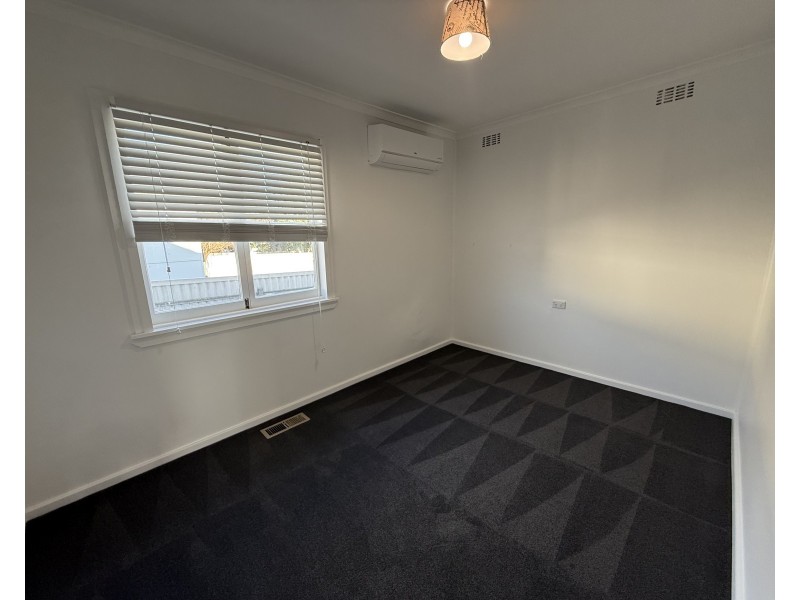 18 Walter Bull Crescent, Griffith NSW 2680
