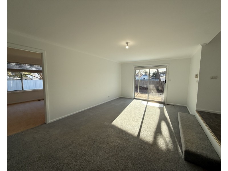 18 Walter Bull Crescent, Griffith NSW 2680