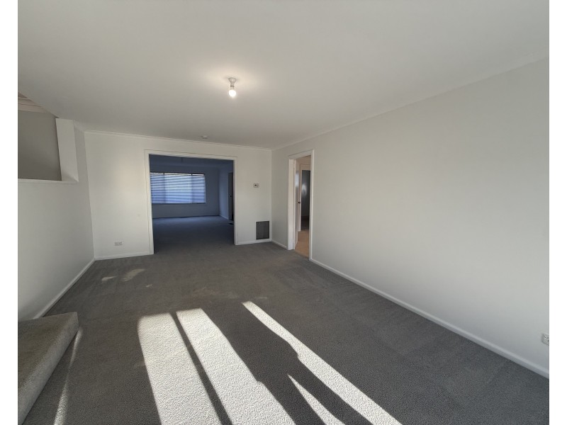 18 Walter Bull Crescent, Griffith NSW 2680