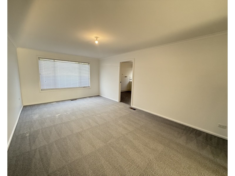 18 Walter Bull Crescent, Griffith NSW 2680