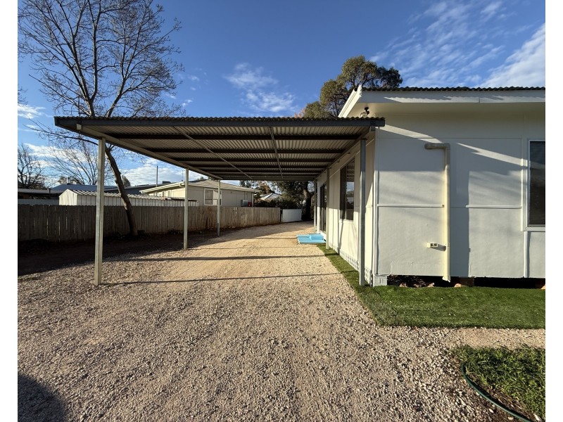 18 Walter Bull Crescent, Griffith NSW 2680