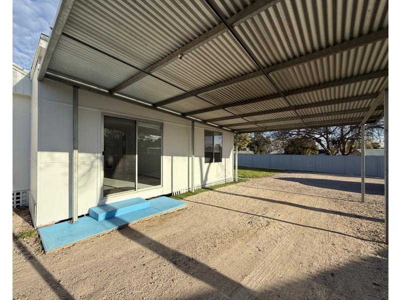 18 Walter Bull Crescent, Griffith NSW 2680