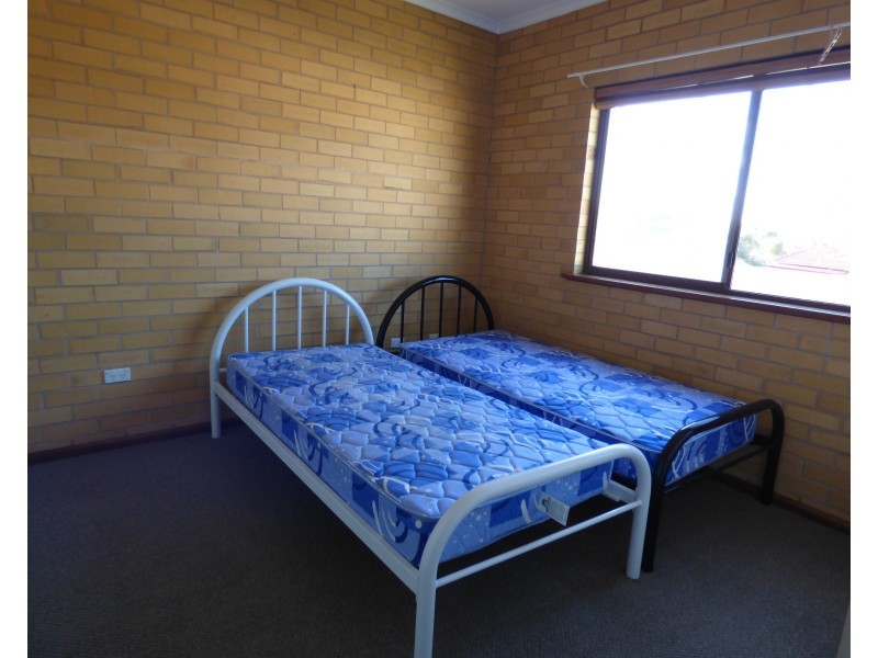 2/110 Benerembah Street, Griffith NSW 2680