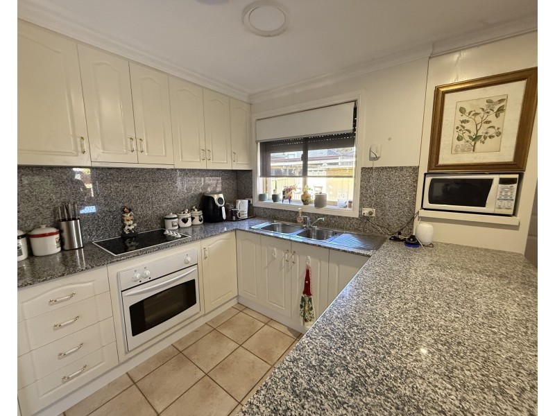 6 Collarene Avenue, Griffith NSW 2680