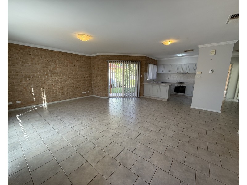 4/156-158 Merrigal Street, Griffith NSW 2680
