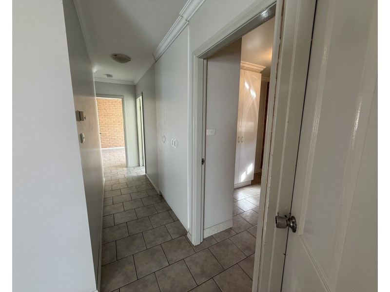 4/156-158 Merrigal Street, Griffith NSW 2680