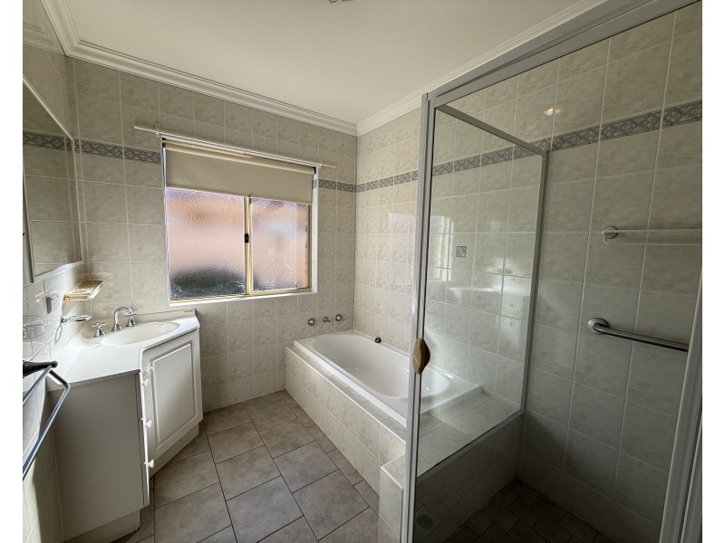 4/156-158 Merrigal Street, Griffith NSW 2680