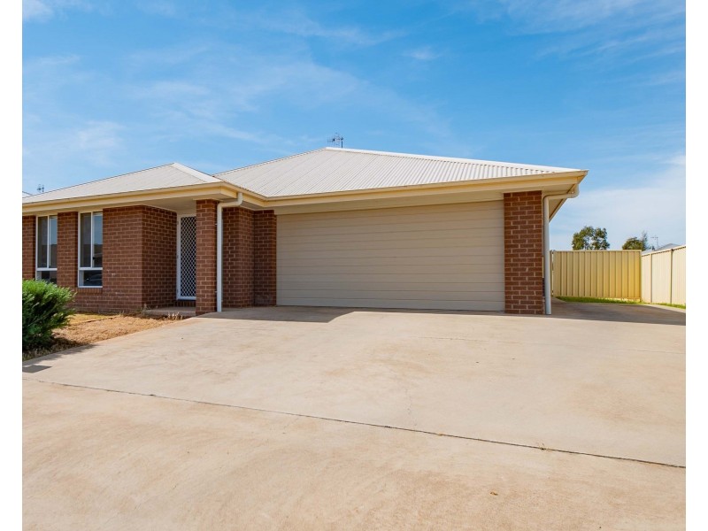 44A & 44B Madden Drive, Griffith NSW 2680