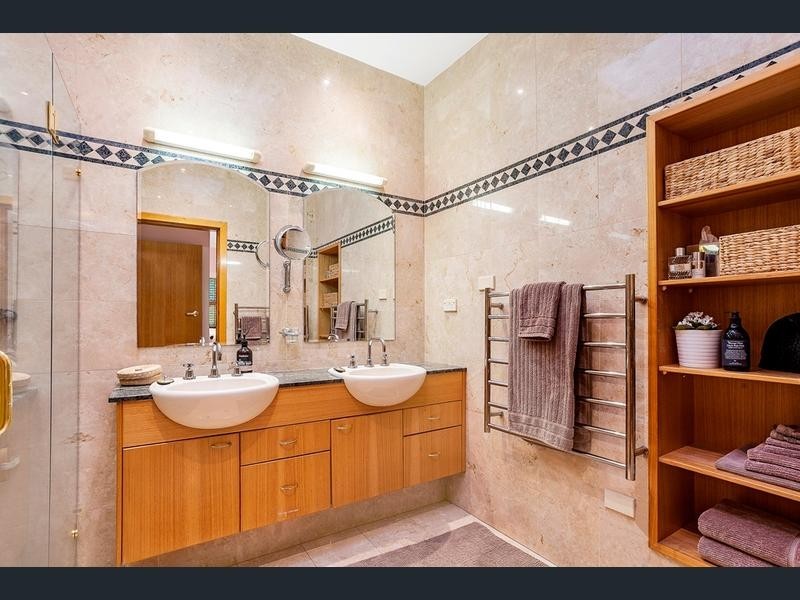 24 Arthur Circle, Forrest ACT 2603