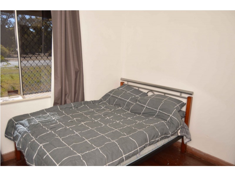 35 Cumberland Rd, Forrestfield WA 6058