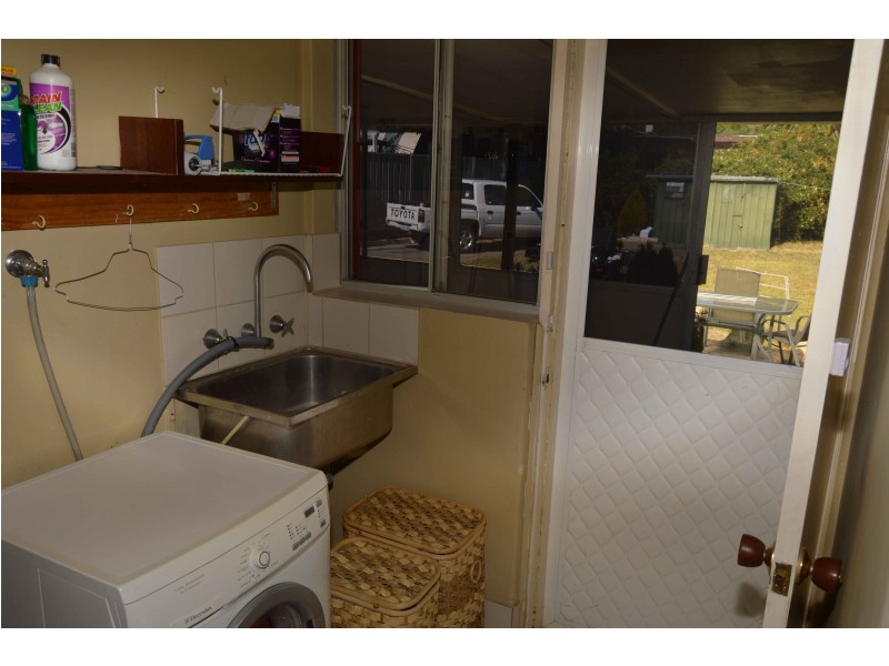 35 Cumberland Rd, Forrestfield WA 6058