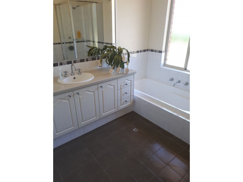 Alfred St/Alfre 25, Alfred St, Mount Helena WA 6082