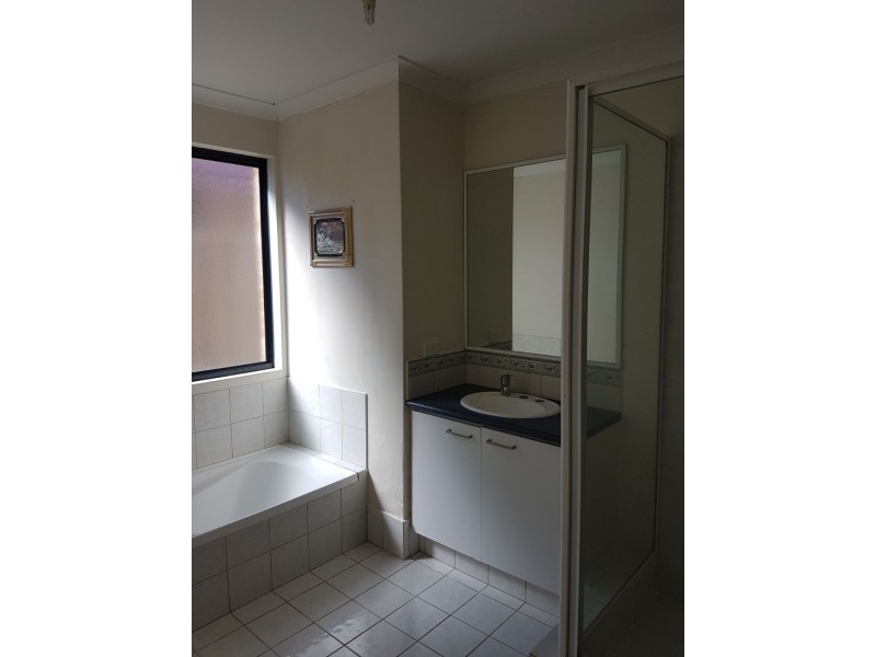 4/53 Centre Street, Queens Park WA 6107