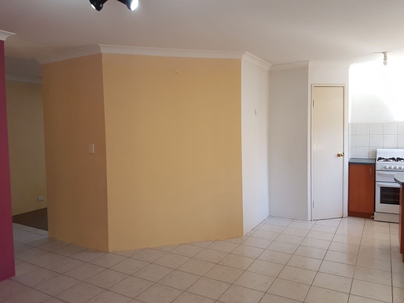 4/53 Centre Street, Queens Park WA 6107