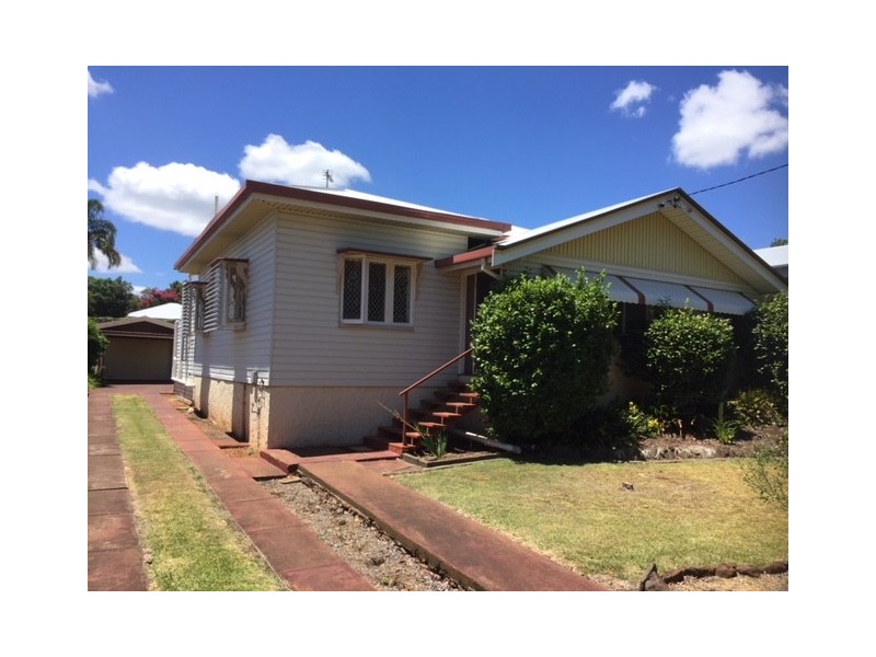27 Collins Street, Mount Lofty QLD 4350