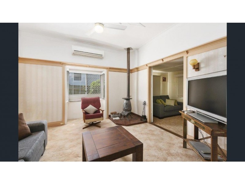 27 Collins Street, Mount Lofty QLD 4350