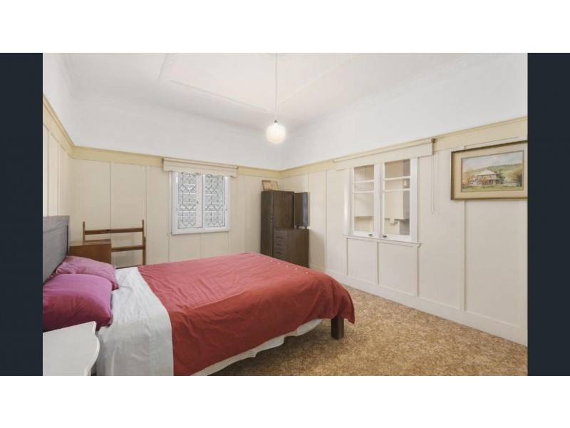 27 Collins Street, Mount Lofty QLD 4350