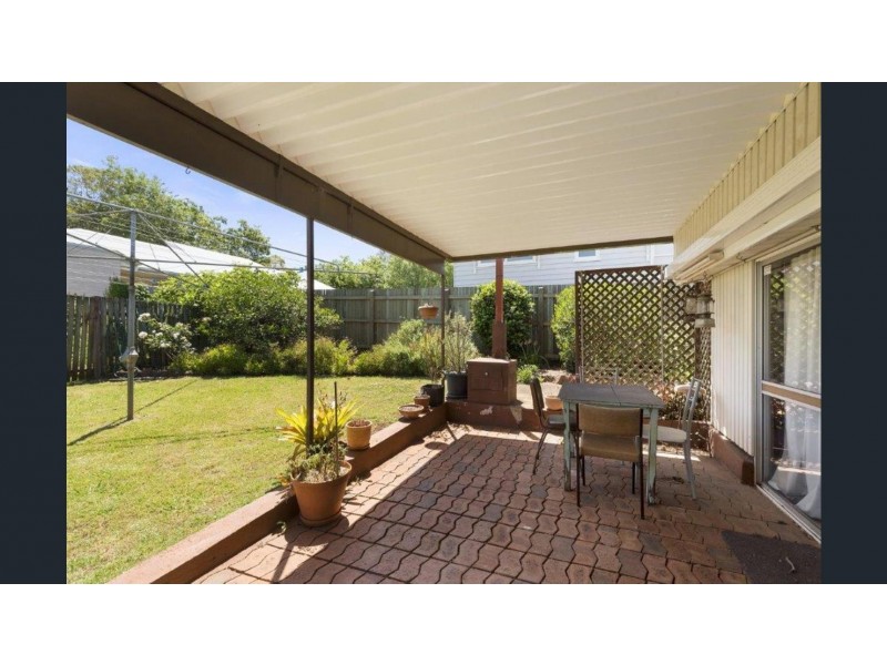 27 Collins Street, Mount Lofty QLD 4350