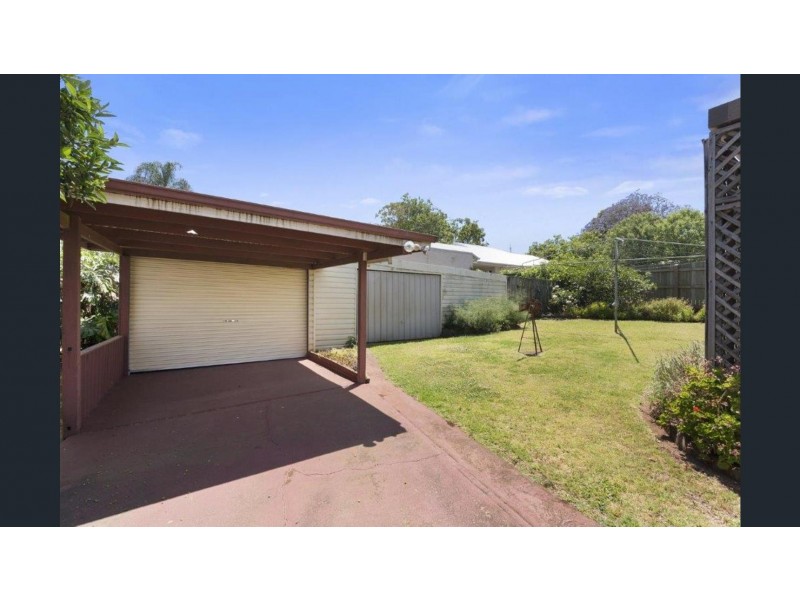 27 Collins Street, Mount Lofty QLD 4350