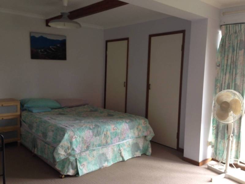 40 Fifth Avenue, St Lucia QLD 4067