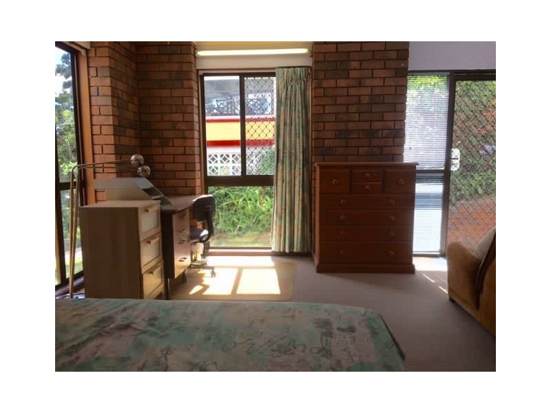 40 Fifth Avenue, St Lucia QLD 4067