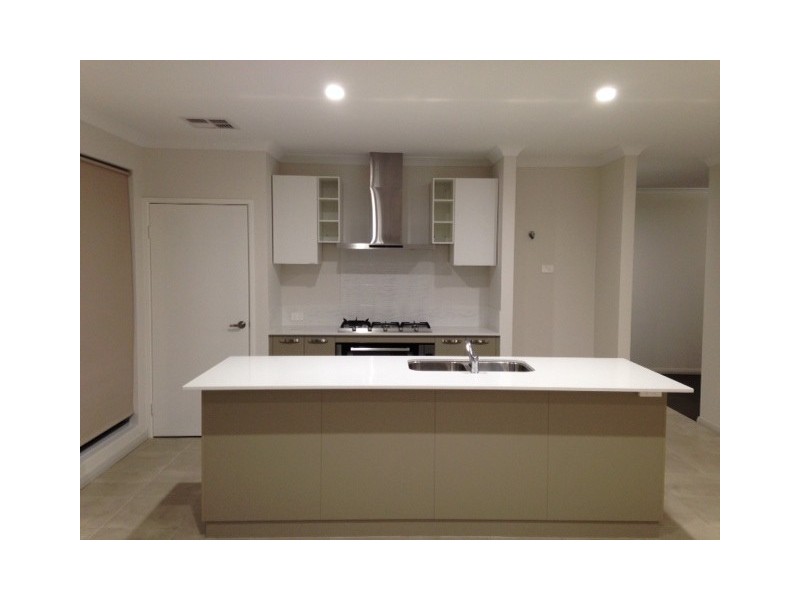 25 Kennick St., Aveley WA 6069